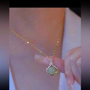 NECKLACE & Matching EARRINGS Green with Rhinestones